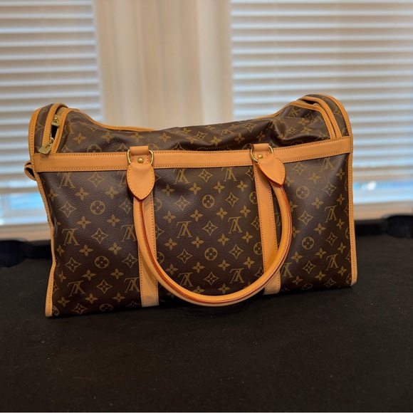 Louis Vuitton Brown and Tan Monogram Dog Carrier 40 - Picture 3 of 8